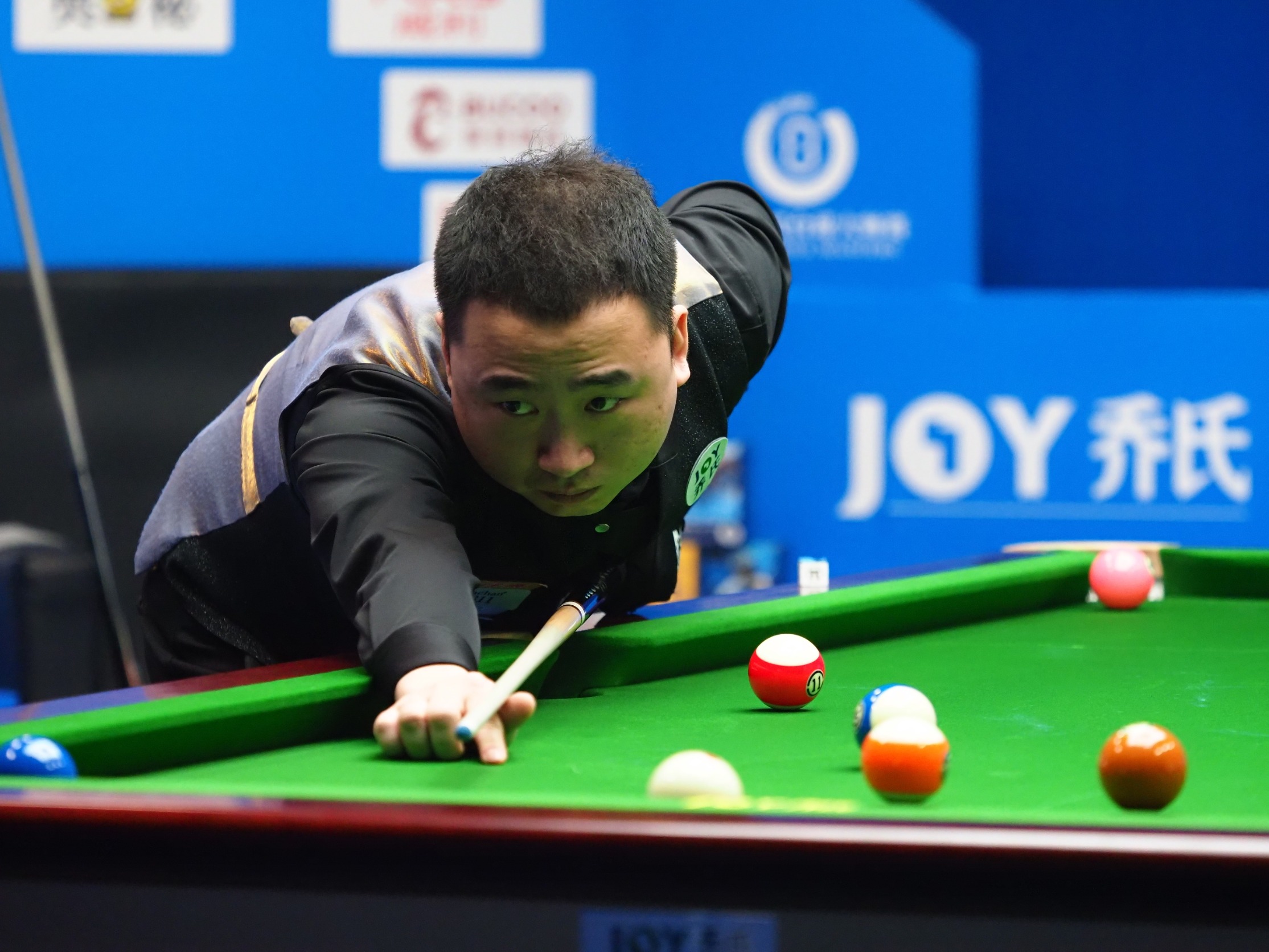 让我们拭目 让我们拭目